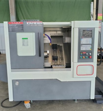 Токарный ЧПУ с наклонной станиной TСK400x400