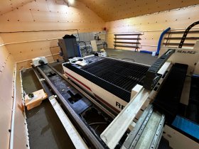 ОПТОВОЛОКОННЫЙ ЛАЗЕРНЫЙ СТАНОК ДЛЯ РЕЗКИ ТРУБ И МЕТАЛЛА REALREZ OFL-P 3000 Вт